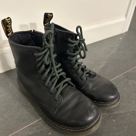 Kids Dr Martens boots with zip and laces - Picture 3 of 5